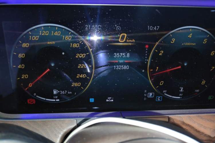 Used Mercedes-Benz E-Class 2021 E 300 L Stylish Model Odometer Close Up