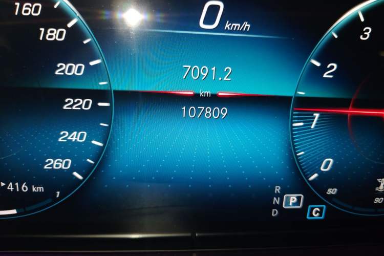 Used Mercedes-Benz E-Class 2021 Restyled E 300 L Luxury Edition Odometer Close Up