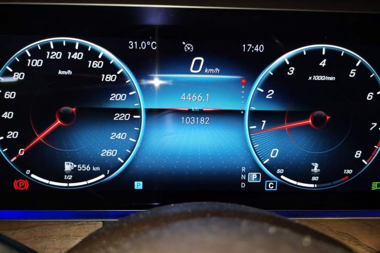 Used Mercedes-Benz E-Class 2021 Restyled E 300 L Luxury Edition Odometer Close Up