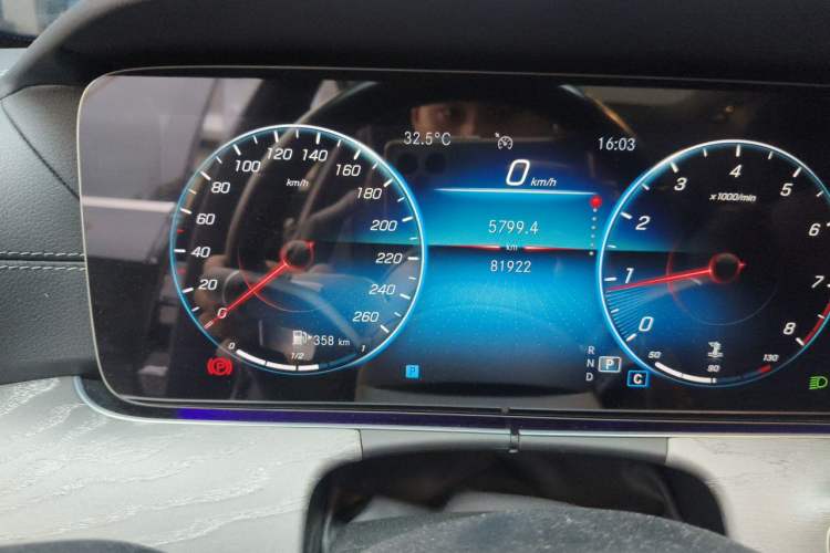 Used Mercedes-Benz E-Class 2021 Facelift E 260 L Odometer Close Up