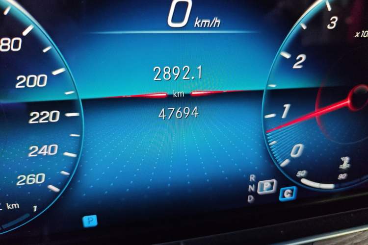 Used Mercedes-Benz E-Class 2021 Facelift E 260 L Odometer Close Up