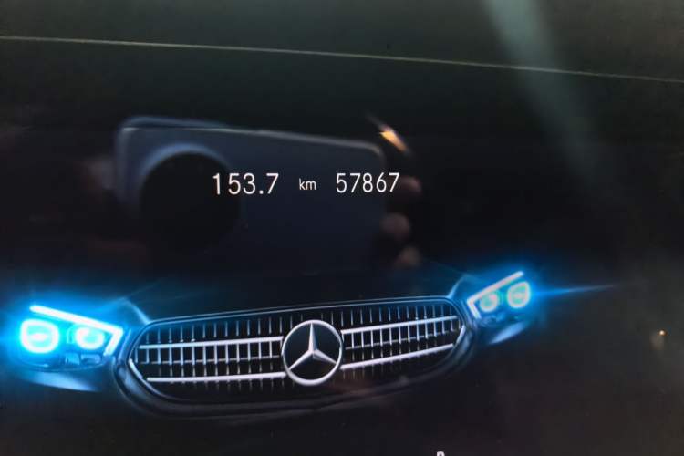 Used Mercedes-Benz E-Class 2021 Restyled E 300 L Sporty and Stylish Edition Odometer Close Up