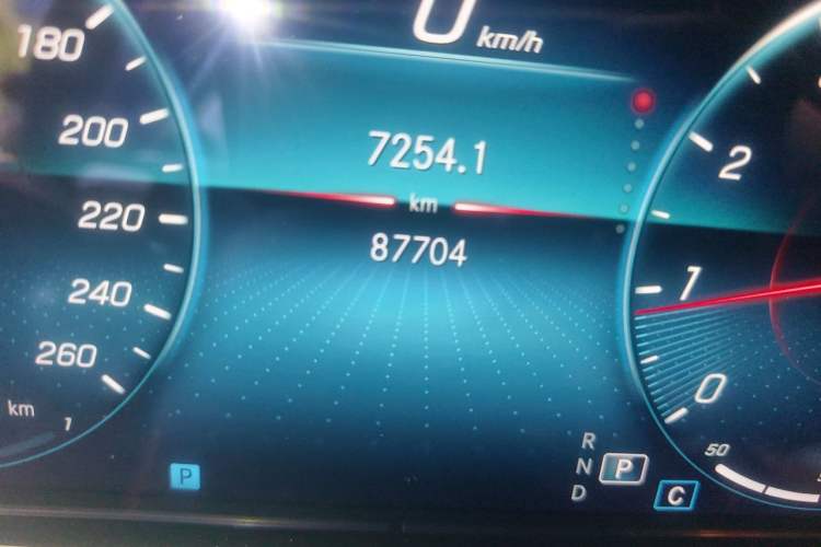 Used Mercedes-Benz E-Class 2021 Facelift E 260 L Odometer Close Up