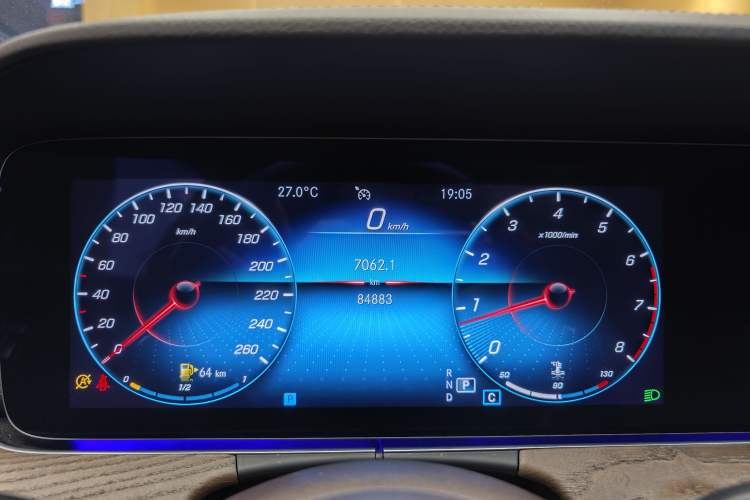 Used Mercedes-Benz E-Class 2021 Facelift E 300 L Stylish Edition Odometer Close Up