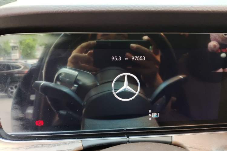 Used Mercedes-Benz E-Class 2021 E 300 L Luxury Model Odometer Close Up