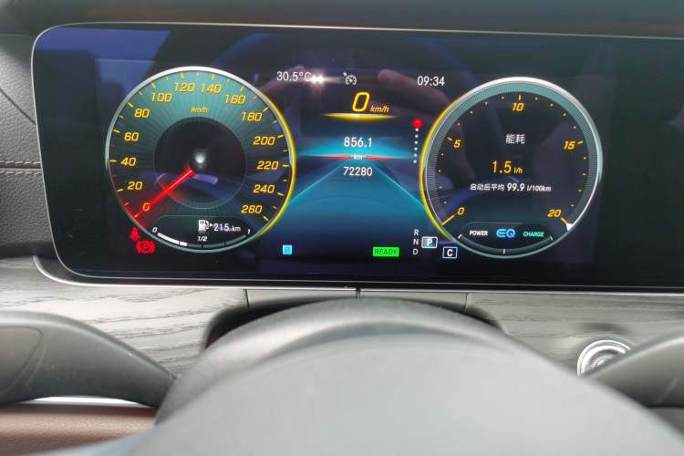 Used Mercedes-Benz E-Class 2021 E 260 L Sport 4MATIC Odometer Close Up