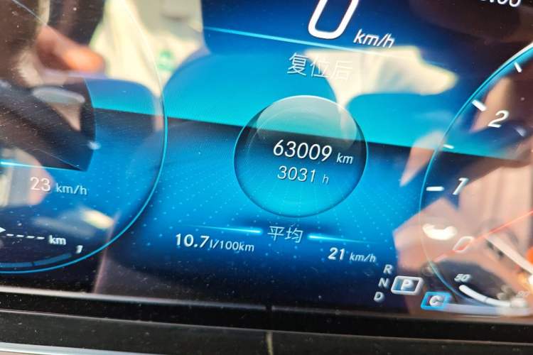 Used Mercedes-Benz E-Class 2021 Facelift E 260 L Odometer Close Up