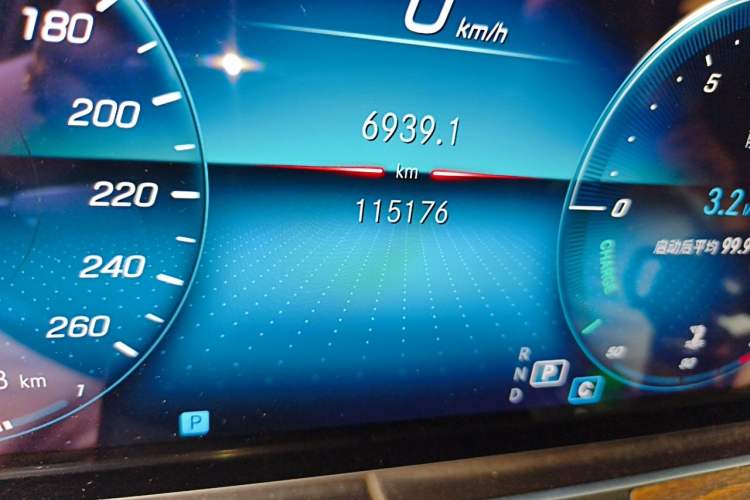 Used Mercedes-Benz E-Class 2021 Facelift E 260 L Sport Edition Odometer Close Up
