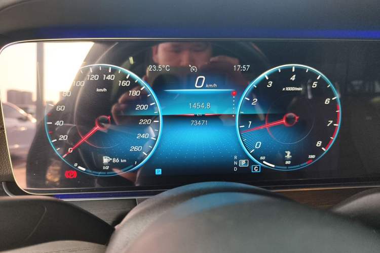 Used Mercedes-Benz E-Class 2021 E 300 L Sport Luxury Edition Odometer Close Up