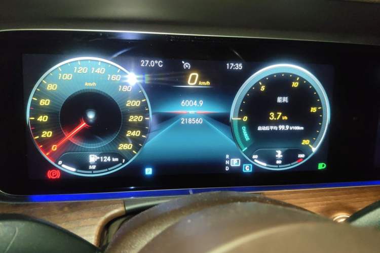 Used Mercedes-Benz E-Class 2021 Facelift E 300 L Stylish Edition Odometer Close Up