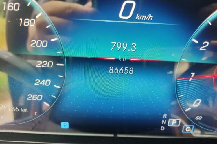 Used Mercedes-Benz E-Class 2021 Facelift E 260 L Odometer Close Up