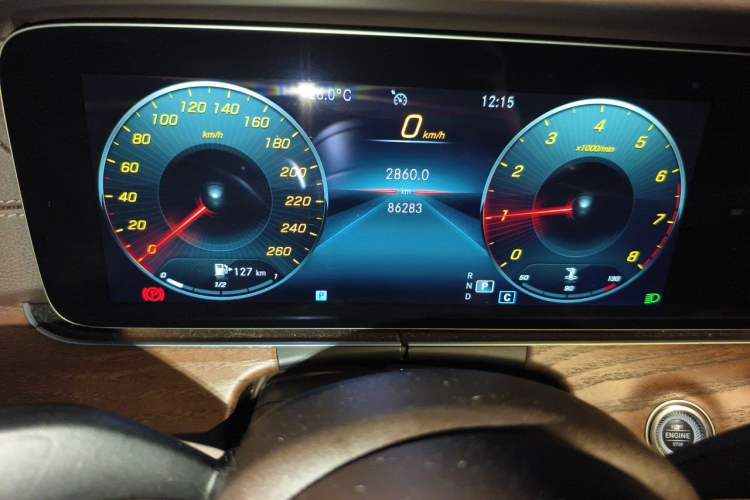 Used Mercedes-Benz E-Class 2021 Facelift E 260 L 4MATIC Odometer Close Up