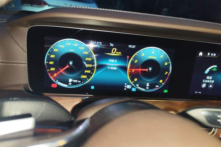 Used Mercedes-Benz E-Class 2021 Facelift E 260 L Sport Edition Odometer Close Up