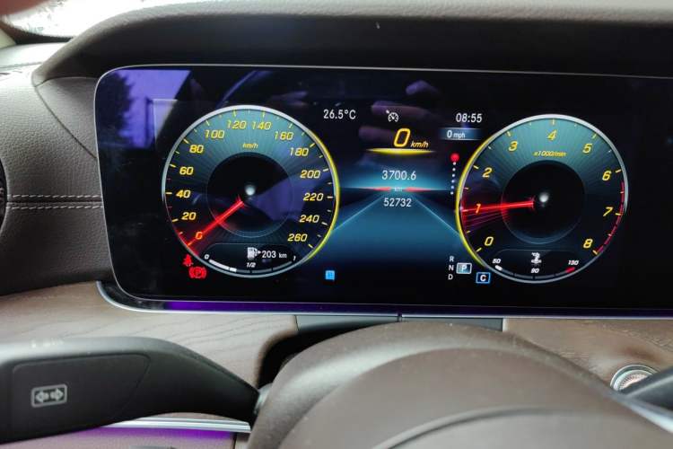 Used Mercedes-Benz E-Class 2021 E 300 L Stylish Model Odometer Close Up