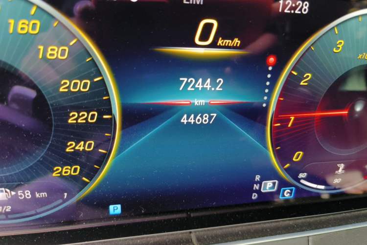 Used Mercedes-Benz E-Class 2021 Facelift E 260 L Sport Edition Odometer Close Up