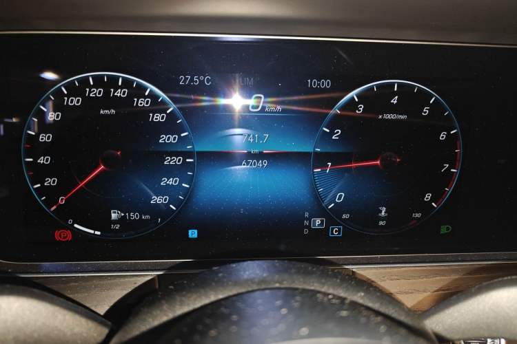 Used Mercedes-Benz E-Class 2021 Restyled E 300 L Sporty and Stylish Edition Odometer Close Up