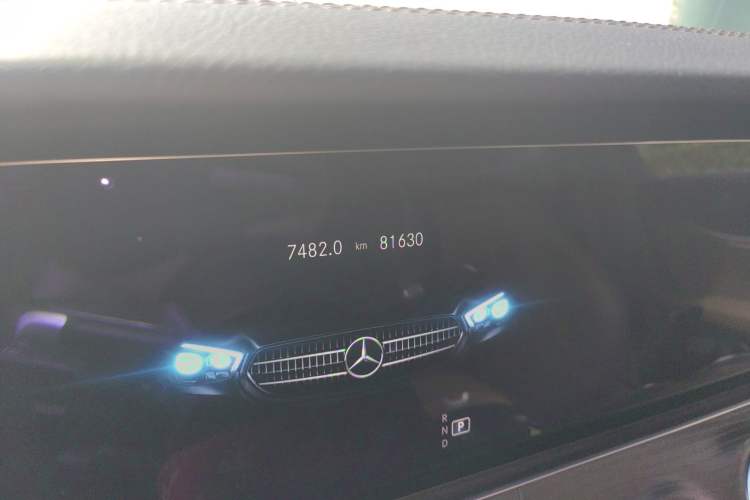 Used Mercedes-Benz E-Class 2021 Restyled E 300 L Sporty and Stylish Edition Odometer Close Up