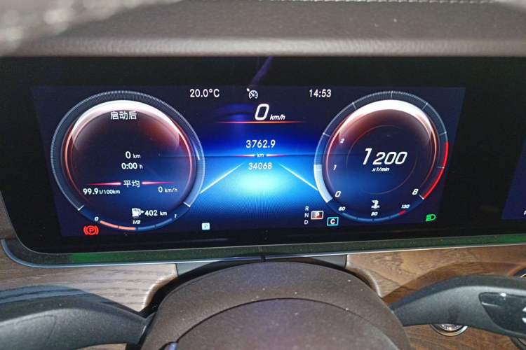 Used Mercedes-Benz E-Class 2021 Facelift E 260 L Odometer Close Up
