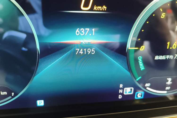 Used Mercedes-Benz E-Class 2021 Facelift E 300 L Stylish Edition Odometer Close Up