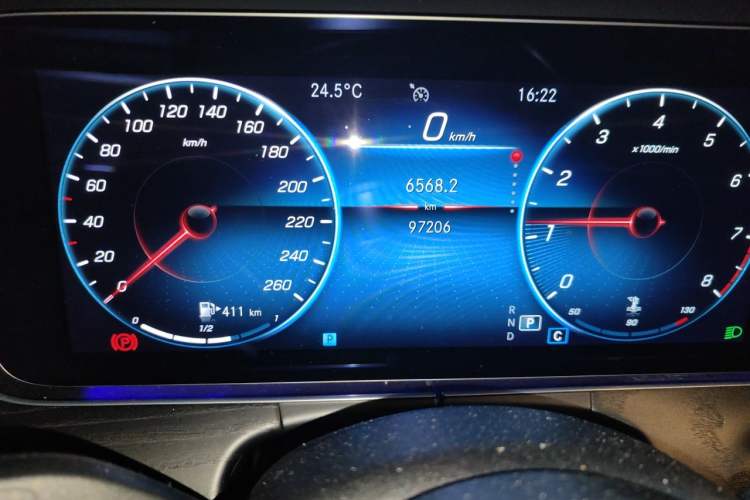 Used Mercedes-Benz E-Class 2021 Restyled E 300 L Sporty and Stylish Edition Odometer Close Up