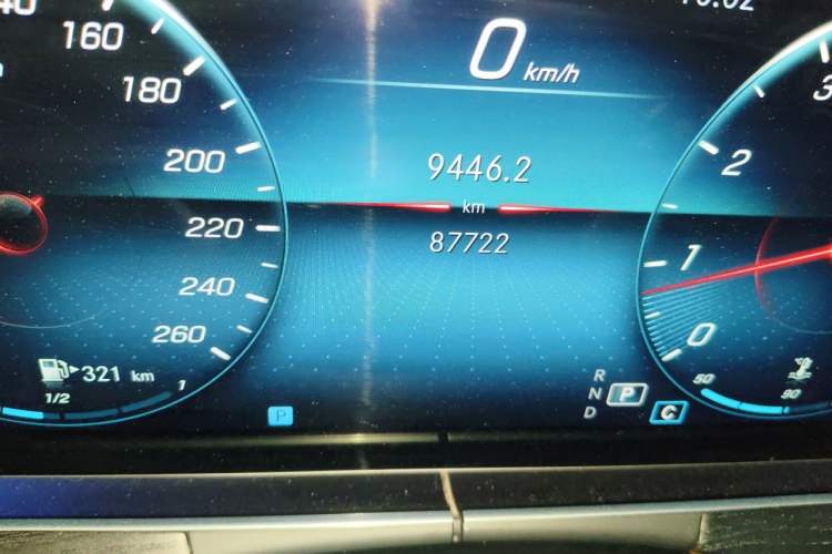 Used Mercedes-Benz E-Class 2021 E 300 L Sport Premium Edition Odometer Close Up