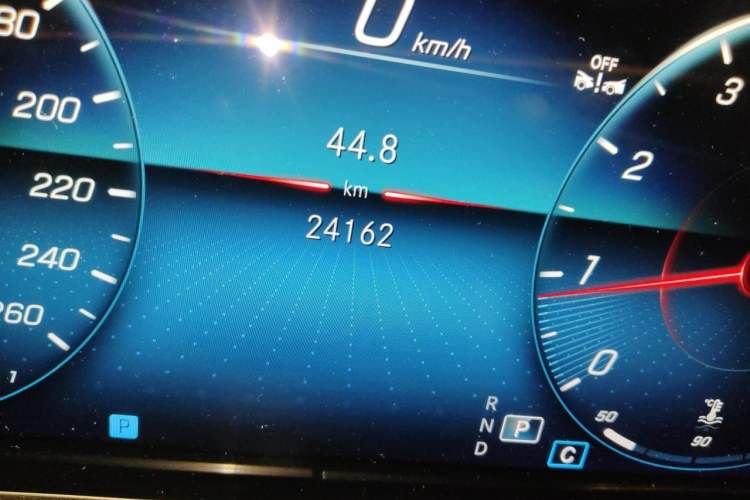 Used Mercedes-Benz E-Class 2021 Facelift E 260 L Sport Edition Odometer Close Up