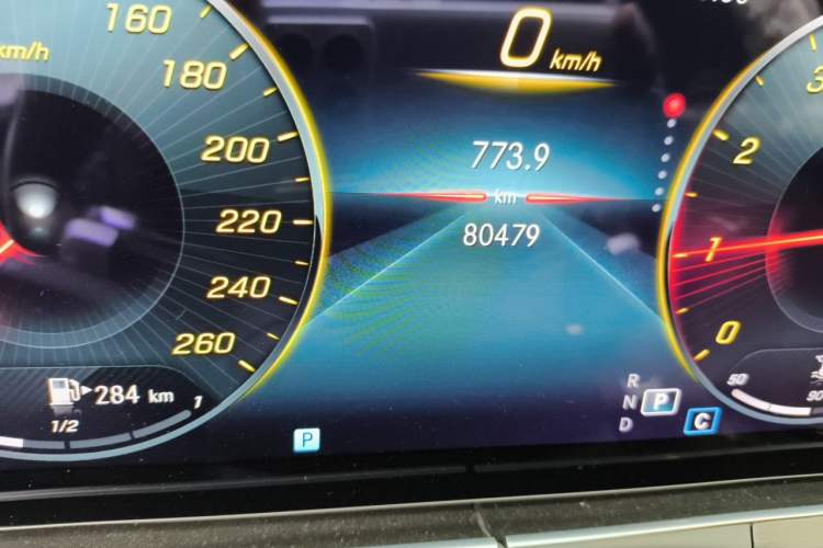 Used Mercedes-Benz E-Class 2021 Facelift E 260 L Sport Edition Odometer Close Up