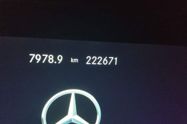 Used Mercedes-Benz E-Class 2021 Facelift E 260 L Odometer Close Up