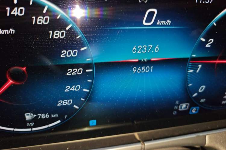 Used Mercedes-Benz E-Class 2021 E 300 L Premium Edition Odometer Close Up