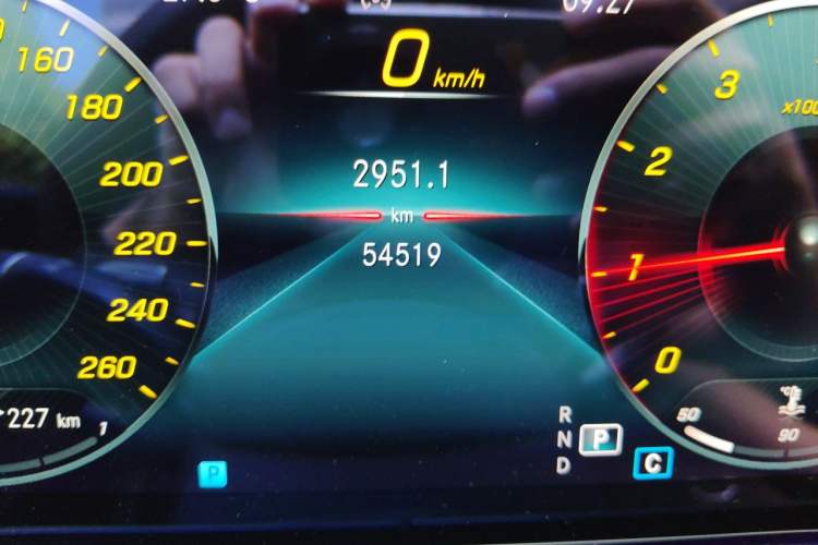 Used Mercedes-Benz E-Class 2021 Restyled E 300 L Luxury Edition Odometer Close Up