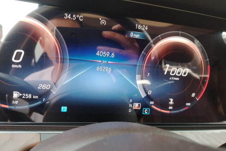 Used Mercedes-Benz E-Class 2021 Facelift E 260 L Odometer Close Up