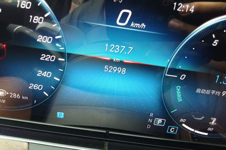 Used Mercedes-Benz E-Class 2021 Facelift E 300 L Stylish Edition Odometer Close Up