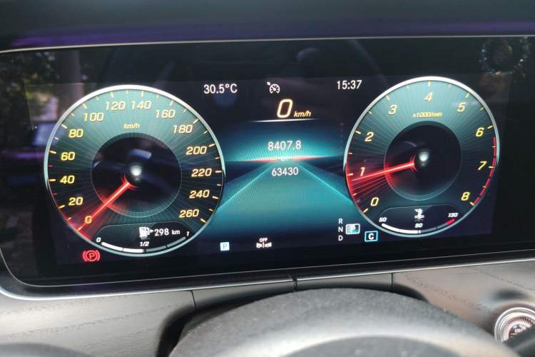 Used Mercedes-Benz E-Class 2021 E 300 L Stylish Model Odometer Close Up