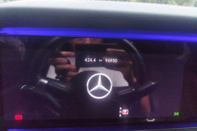 Used Mercedes-Benz E-Class 2021 E 260 L Sport Edition Odometer Close Up