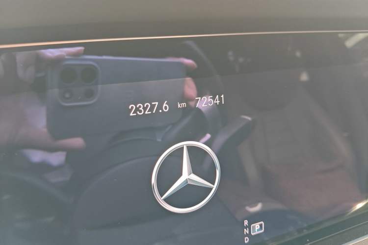 Used Mercedes-Benz E-Class 2021 E 300 L Sport Luxury Edition Odometer Close Up