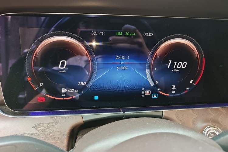 Used Mercedes-Benz E-Class 2021 E 300 L Stylish Model Odometer Close Up