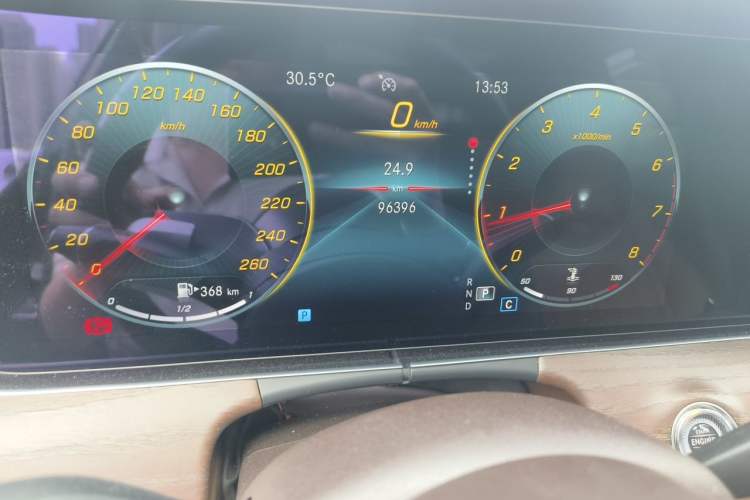 Used Mercedes-Benz E-Class 2021 E 300 L Stylish Model Odometer Close Up