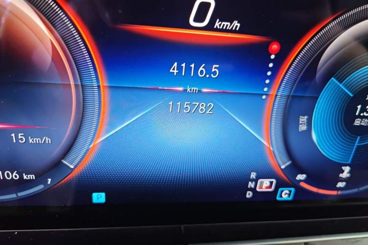 Used Mercedes-Benz E-Class 2021 Facelift E 260 L Sport Edition Odometer Close Up