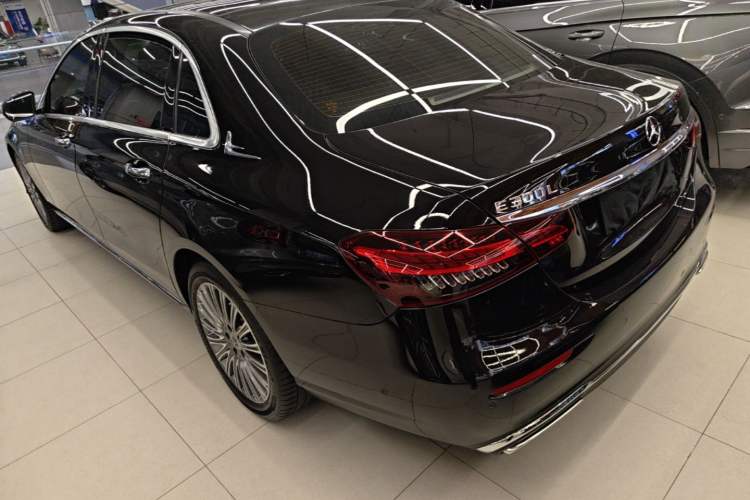 Used Mercedes-Benz E-Class 2021 Restyled E 300 L Luxury Edition Rear Left 45 Deg