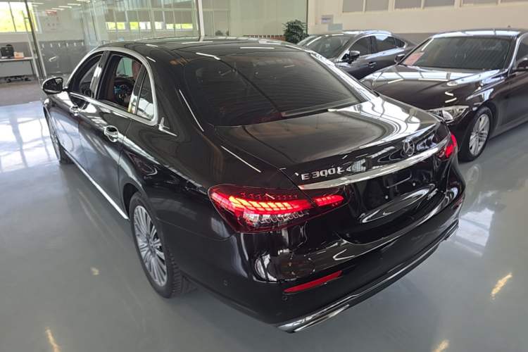 Used Mercedes-Benz E-Class 2021 Restyled E 300 L Luxury Edition Rear Left 45 Deg