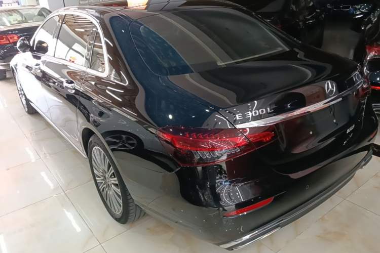 Used Mercedes-Benz E-Class 2021 Restyled E 300 L Luxury Edition Rear Left 45 Deg