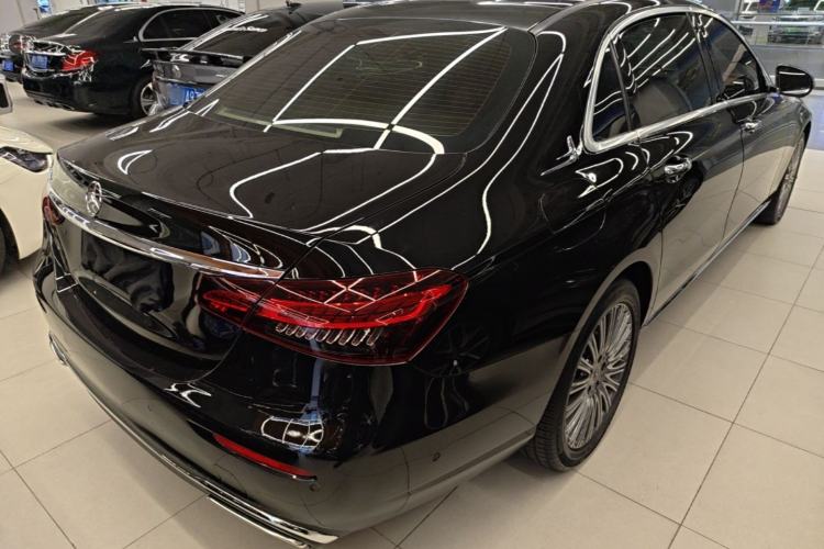 Used Mercedes-Benz E-Class 2021 Restyled E 300 L Luxury Edition Rear Right 45 Deg