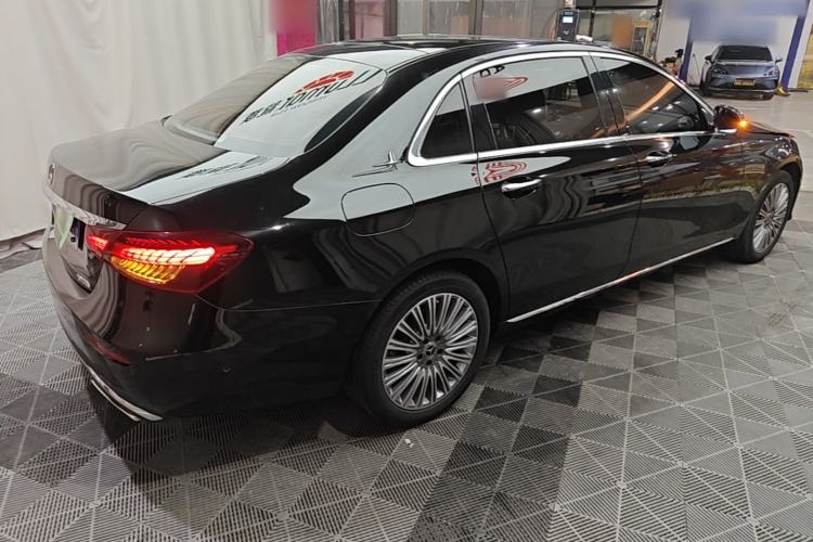 Used Mercedes-Benz E-Class 2021 Restyled E 300 L Luxury Edition Rear Right 45 Deg