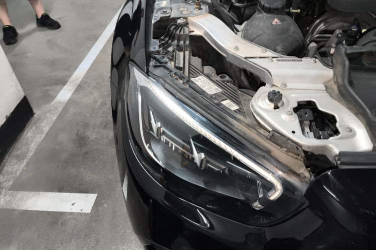 Used Mercedes-Benz E-Class 2021 E 300 L Sporty and Stylish Model Right Front Headlight