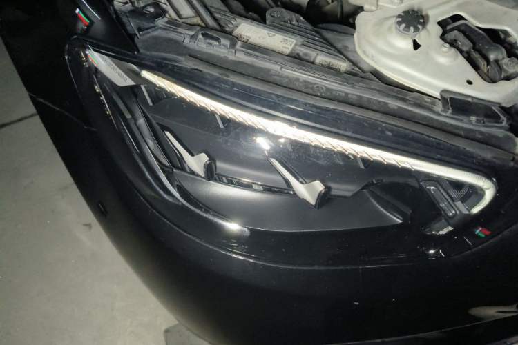 Used Mercedes-Benz E-Class 2021 E 300 L Sport Luxury Edition Right Front Headlight