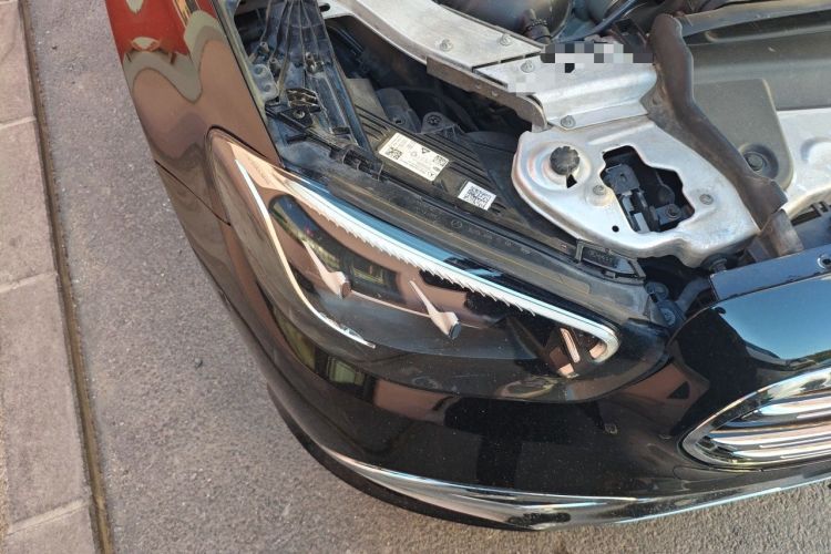 Used Mercedes-Benz E-Class 2021 E 260 Stylish Sports Edition Right Front Headlight