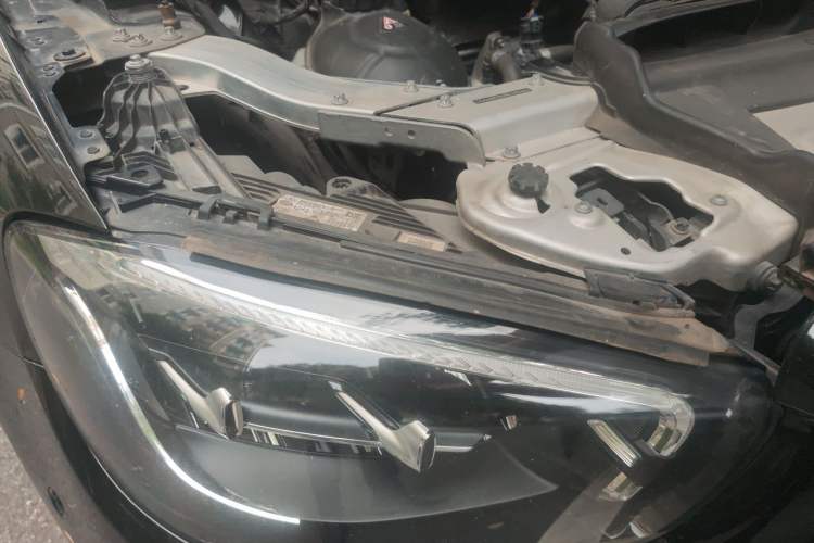 Used Mercedes-Benz E-Class 2021 E 300 L Sporty and Stylish Model Right Front Headlight