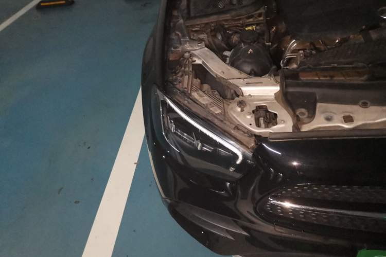 Used Mercedes-Benz E-Class 2021 E 300 L Sporty and Stylish Model Right Front Headlight