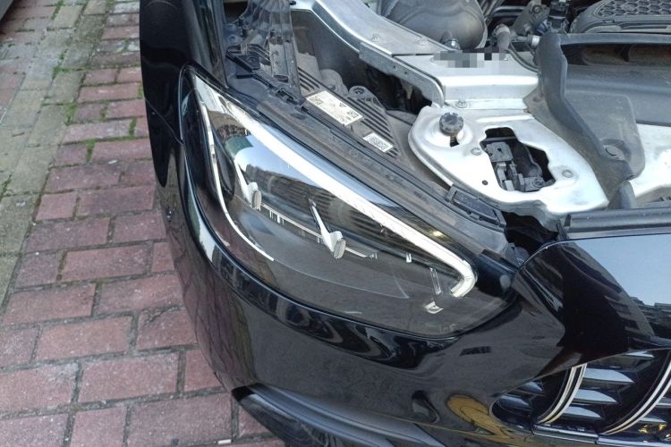 Used Mercedes-Benz E-Class 2021 E 260 Stylish Sports Edition Right Front Headlight