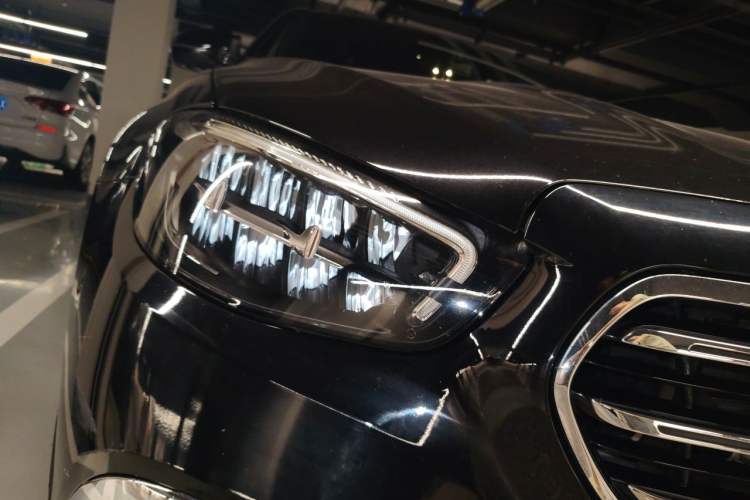 Used Mercedes-Benz E-Class 2021 Restyled E 300 L Luxury Edition Right Front Headlight